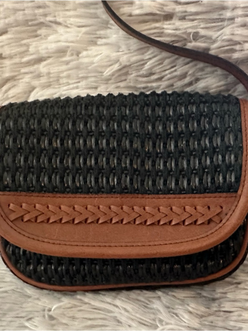 Amanda Smith Crossbody Bag in Black and Brown Woven Vegan Leather - Picture 11 of 12